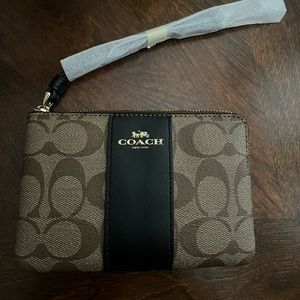 Coach Wristlet - Brown